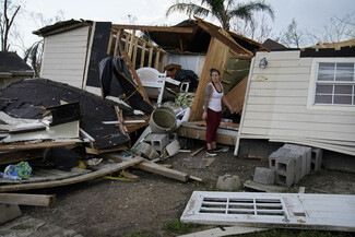 Κυκλώνας Άιντα: 12 οι νεκροί στη Λουιζιάνα, δεκάδες χιλιάδες σπίτια παραμένουν χωρίς ρεύμα (Φωτογραφίες)