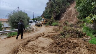 Ανεμοστρόβιλος στη Ζάκυνθο: «Πνίγηκε» το νησί από την καταιγίδα - Καταστροφές και κατολισθήσεις