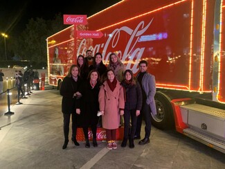 Το φορτηγό της Coca-Cola μοίρασε το πνεύμα των Χριστουγέννων και της αλληλεγγύης παντού 