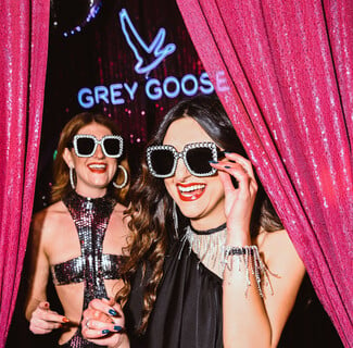 DISCO NOIR: ηλεκτρισμένες βραδιές στη ντίσκο Cinderella με την Grey Goose Premium Vodka