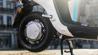 Οδηγούμε στην Ολλανδία το μικρό ηλεκτρικό scooter Yamaha NEO'S