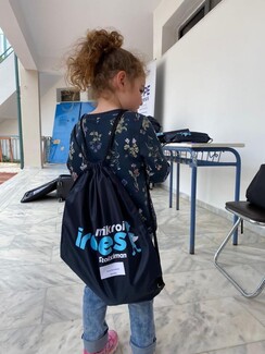Οι Μικροί Ήρωες γίνονται πηγή χαράς για τα παιδιά σε όλη την Ελλάδα