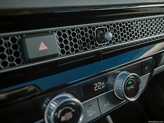 Nέο Honda Civic e:HEV: Bενζινοκίνητος εξηλεκτρισμός
