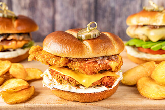 Ghost Burger: Δοκιμάσαμε κι ενθουσιαστήκαμε με το πιο απολαυστικό μπέργκερ της πόλης