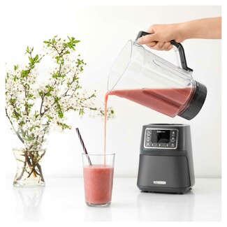Το SENCOR Super Vacuum Blender διατηρεί τα θρεπτικά συστατικά σε φρούτα και λαχανικά έως και 24 ώρες, αποθηκεύοντας τον χυμό τους σε κενό αέρος.