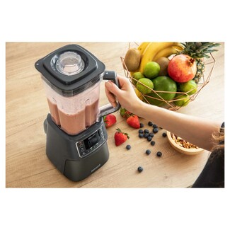 Το SENCOR Super Vacuum Blender διατηρεί τα θρεπτικά συστατικά σε φρούτα και λαχανικά έως και 24 ώρες, αποθηκεύοντας τον χυμό τους σε κενό αέρος.