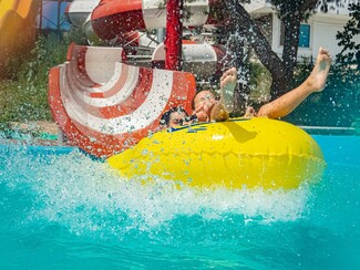 Splash WaterPark στην Κόρινθο: Βουτιά στη διασκέδαση