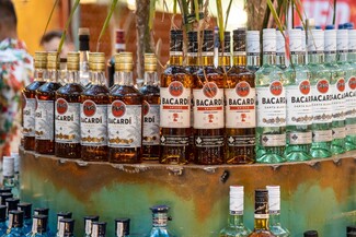 Summer LiFO x BACARDÍ: Ένα μεγάλο πάρτι για τον ερχομό του καλοκαιριού