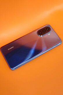 Με αυτά τα smartphones της HUAWEI, θα απολαύσουμε το καλοκαίρι λίγο παραπάνω