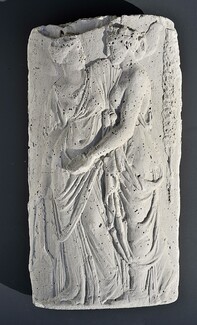 Απόηχοι κλονισμένου μεγαλείου ανάμεσα στα γλυπτά 