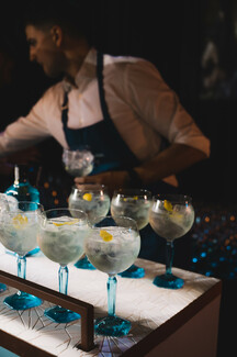 MINAS UNCHAINED: Ο διάσημος οίκος design γιόρτασε με δημιουργικά Bombay Sapphire cocktails μια νέα σελίδα στην ιστορία του