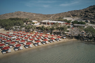 Monastiri Beach Bar & Restaurant: Όλα μοιάζουν καλοκαίρι στο ανανεωμένο beach bar της Πάρου 