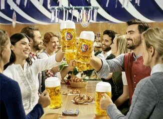1ο Paulaner Oktoberfest: Η μεγαλύτερη γιορτή μπίρας έρχεται στην Αθήνα και μετράμε ήδη αντίστροφα