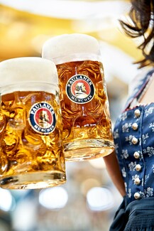 1ο Paulaner Oktoberfest: Η μεγαλύτερη γιορτή μπίρας έρχεται στην Αθήνα και μετράμε ήδη αντίστροφα