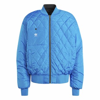 Τα Three Stripes στο Madwalk: Sneak peak στα πιο fresh ρούχα και παπούτσια της adidas