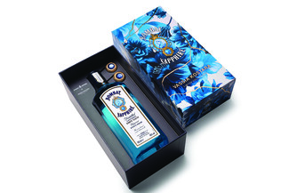 Bombay Sapphire X Vassia Kostara: Όταν το high fashion συναντά το πιο premium gin