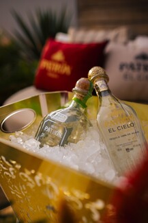 Δροσερές Patrón Palomas & Margaritas στην Astir Beach