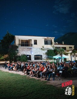 5o KinoFest στο Castro Clauss: Για μια ακόμα χρονιά το φεστιβάλ γερμανόφωνου κινηματογράφου μετέτρεψε το παλαιότερο οινοποιείο της χώρας σε θερινό σινεμά