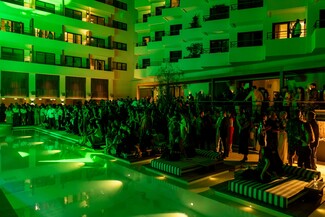Ace Hotel & Swim Club Athens: Όταν η Αθηναϊκή Ριβιέρα συναντά το παγκόσμιο στυλ και την πολυτέλεια