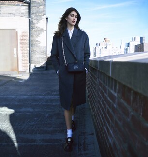 DKNY: Οι ιστορίες της Νέας Υόρκης και η Kaia Gerber πρωταγωνιστούν στη νέα καμπάνια