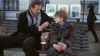 «Love Actually»: Ο Χρήστος γιορτάζει τα Χριστούγεννα στον Δαναό με την πιο Christmas comfort ταινία