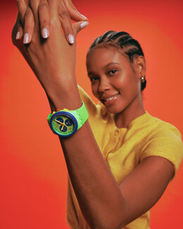 Swatch Essentials: Ένα καλειδοσκόπιο must-have ρολογιών που τονώνουν τη διάθεση