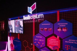 World Pass powered by Telekom: Ένα ταξίδι -τεχνολογική εμπειρία στο Ηubraum της Κρακοβίας