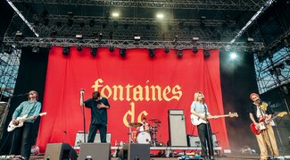 Δέκα τραγούδια που θα σε κάνουν «πιστό» των Fontaines DC