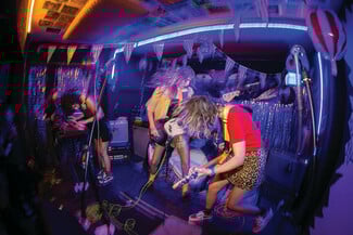Η Little Simz γράφει τη δική της ιστορία στο stage με τα Premium Old Skool της Vans