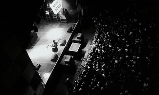Η Little Simz γράφει τη δική της ιστορία στο stage με τα Premium Old Skool της Vans