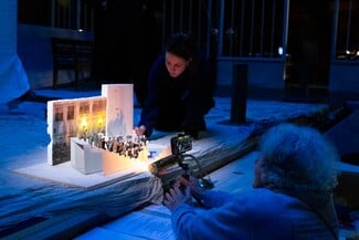 Η Αριάν Μνουσκίν τα βάζει με τους δράκους της Ιστορίας