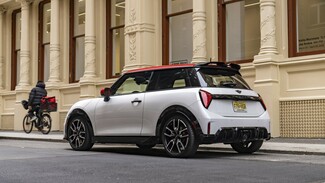 To MINI John Cooper Works στους δρόμους της Νέας Υόρκης