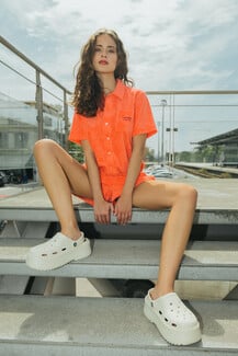 Η νέα συλλογή της Superdry συνδυάζει την ενέργεια του streetwear με cool καλοκαιρινά vibes
