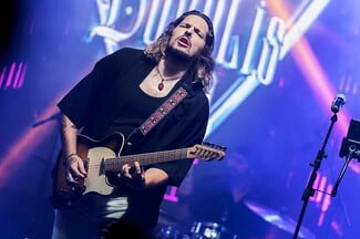 O Διονύσης Σαββόπουλος έρχεται στο Rockwave Festival «για να σμίξει παλιές κι αναμμένες τροχιές με το ροκ του μέλλοντός μας»!