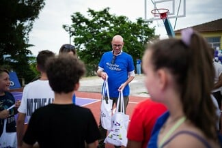 «Από σχόλιο...σχολείο»: Πώς η Anytime έφερε ξανά χρώμα και ελπίδα σε ένα σχολείο της Λάρισας