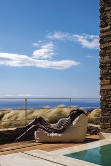 Ivy’s Natural Resort: Ένα καταφύγιο από πέτρα, ξύλο και ηρεμία στην καρδιά της Τήνου