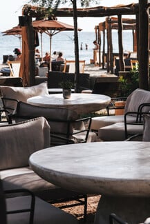 The C – Beach Restaurant: Σου δίνει έναν καλό λόγο για να μείνεις καλοκαίρι στην Αθήνα