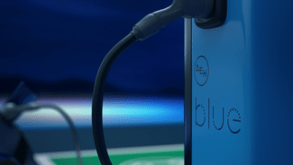 Νυχτερινή φόρτιση με επιστροφή από τη ΔΕΗ blue και τη Visa 