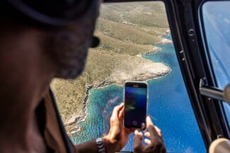3 Νησιά σε 24 Ώρες Ένα μικρό ελικόπτερο που χώρεσε ένα μεγάλο καλοκαίρι