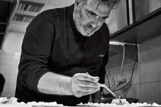Chefs on fire: Καταξιωμένοι σεφ βάζουν και φέτος «φωτιά» στη γαστρονομία του W Costa Navarino