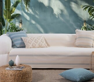 Summer reset: Πώς να μετατρέψεις το σπίτι σου σε εξοχικό αλλάζοντας διακόσμηση