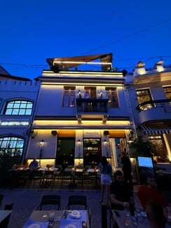 Morenita All day Bar: All-day χαρούμενη ατμόσφαιρα που ταιριάζει με τα vibes του Ψυρρή