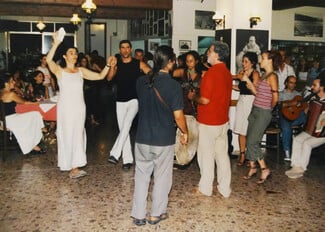Η Λυδία Κονιόρδου στη μαγεία της Επιδαύρου