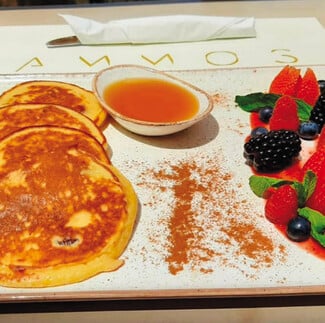 Ammos Restaurant & Bar: Η παραλία της Κυπαρισσίας χτυπάει στους ρυθμούς της all-day διασκέδασης