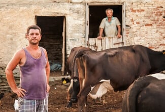 «Άνθρωπων Έργα»: Η έκθεση φωτογραφίας της Έβελυν Φωσκόλου στην Τήνο 