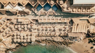 Onar Seaside Lounge: Όταν η θαλασσινή αύρα αγκαλιάζει την τέχνη της γαστρονομίας