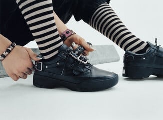 H Ολυμπιονίκης skateboarder Cocona Hiraki υπογράφει τα νέα Premium Old Skool της Vans