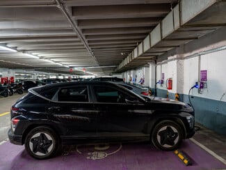 Από το χθες στο σήμερα: Τα πάρκινγκ της Αθήνας αλλάζουν εποχή