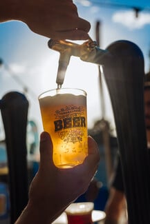 Το Thessaloniki Beer Festival επιστρέφει ανανεωμένο με βραδιές γεμάτες μπύρα και μουσική