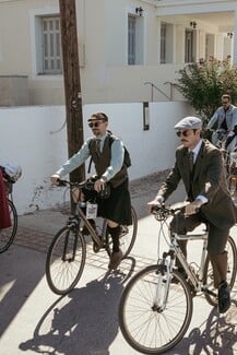 Weekend in Tweed: Ο αγαπημένος θεσμός επιστρέφει στις Σπέτσες στις 10-12 Οκτωβρίου με συλλεκτικά ποδήλατα και vintage κομψότητα